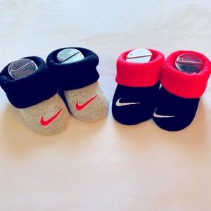 Nike kids set of 2 baby booties size 0-6m new